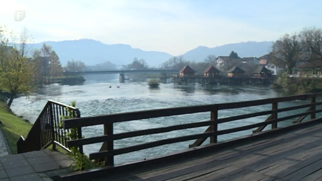 Općina Bosanska Krupa novac za novogodišnje ukrase usmjerit će u humanitarne svrhe