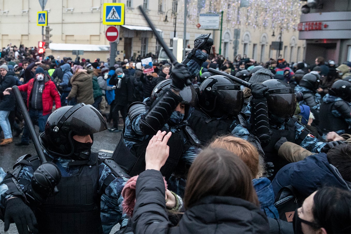 SAD osudile brutalnu taktiku Rusije protiv demonstranata
