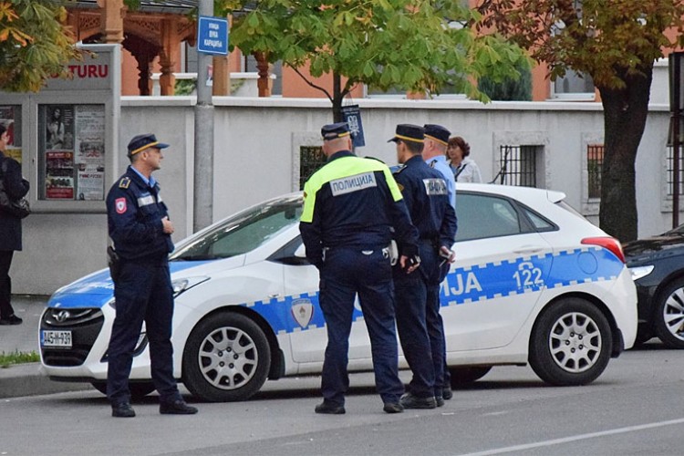 Tinejdžer povrijeđen u saobraćajnoj nezgodi