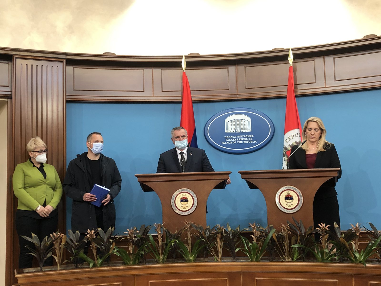 Pojašnjenje Vlade RS: Ko od privrednika ima pravo na minimalac?