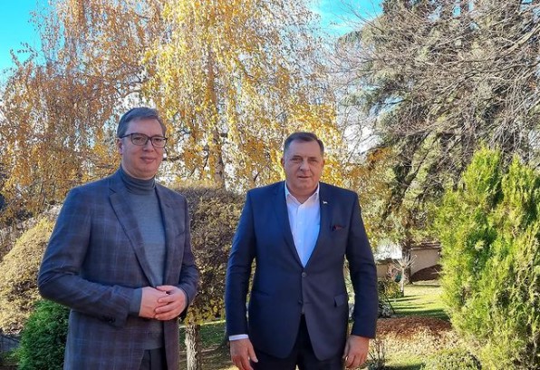 Vučić informisao Dodika o razgovorima s Putinom i Escobarom