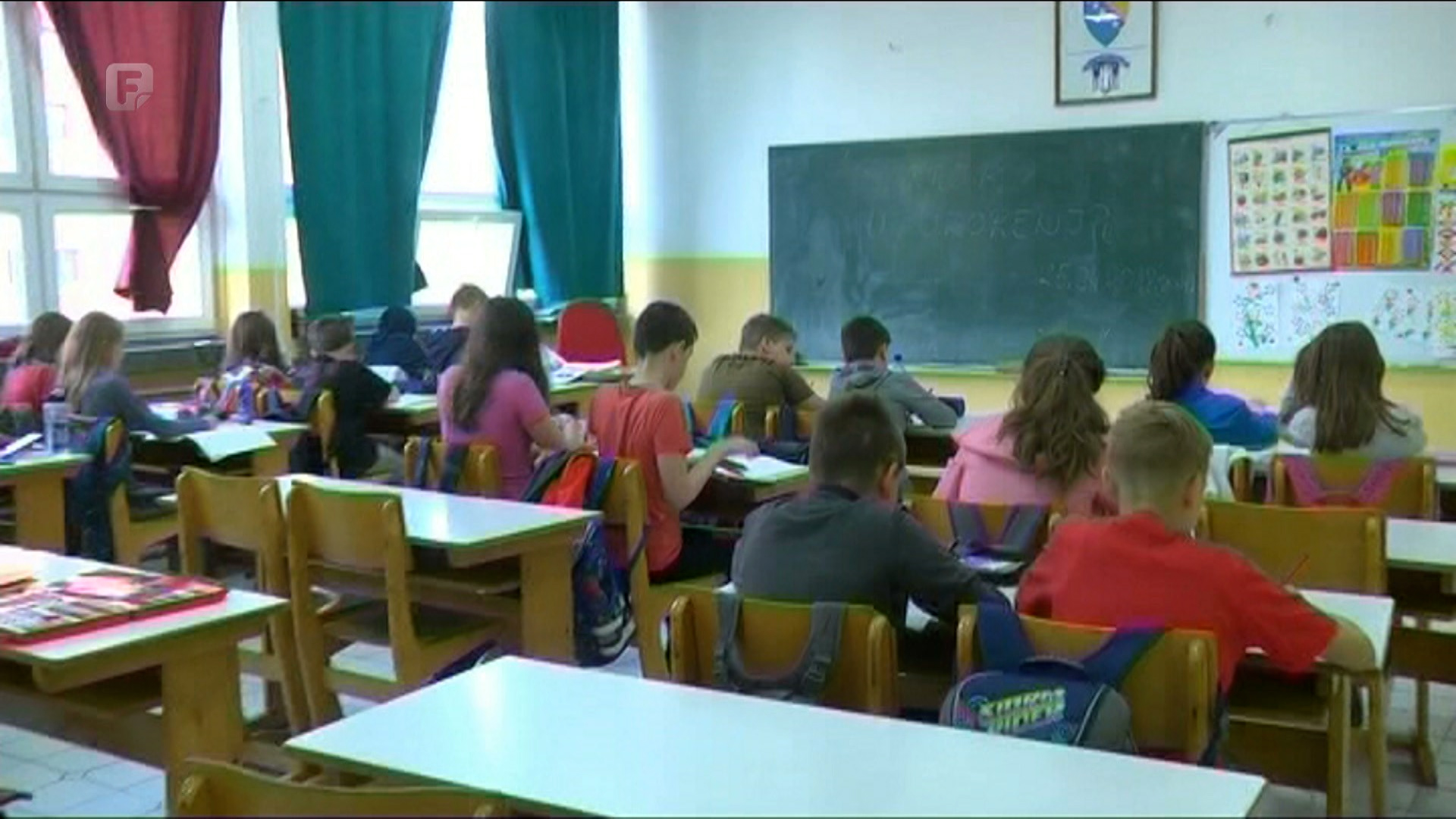 Najmlađi se vratili u školske klupe, Sindikat negoduje