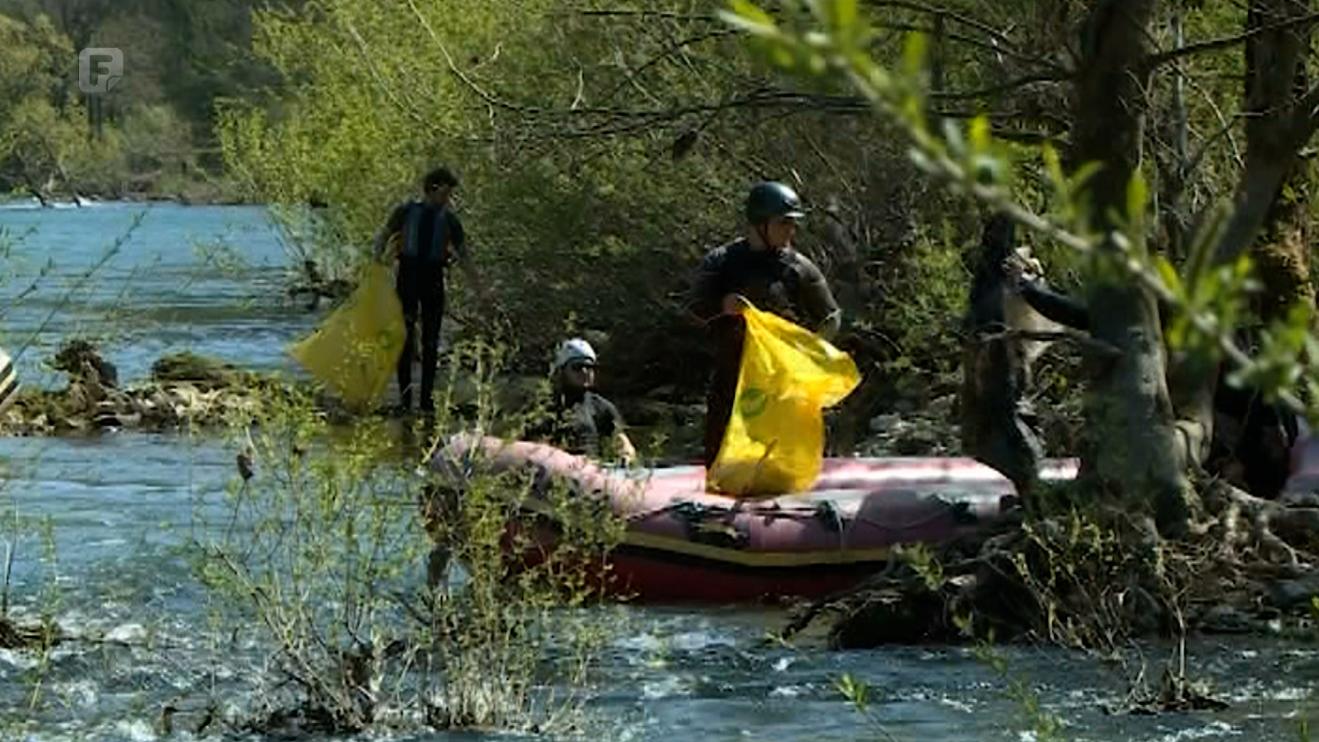 Učesnici Ekoregate i ove godine čistili korito i obale Une