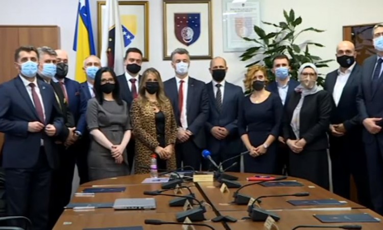 U BiH za 24 sata zaražene koronavirusom 343 osobe, Vlada KS usvojila zaključke
