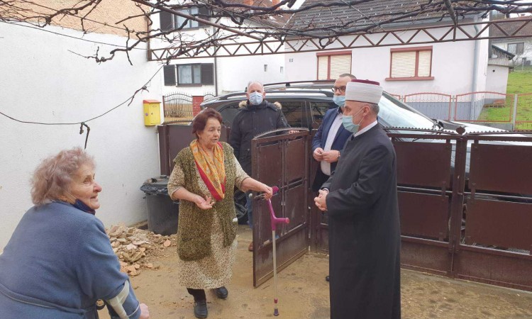 Muftija Kudić obišao Bosansku Kostajnicu nakon zemljotresa