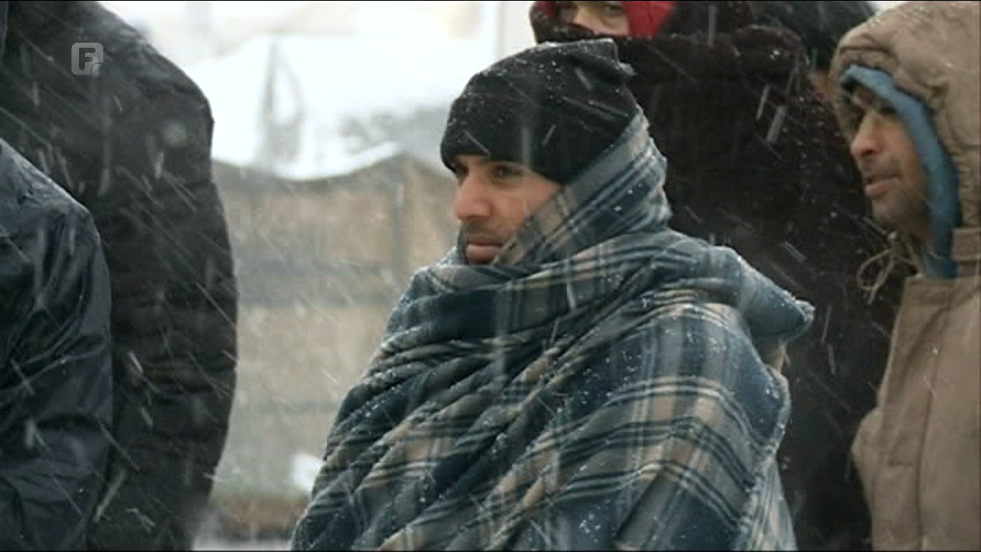 Potresne slike iz Lipe, većina migranata i dalje na otvorenom