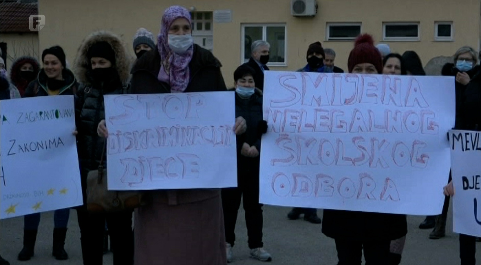 Roditelji i dalje traže smjenu direktorice škole u Sjenini Rijeci