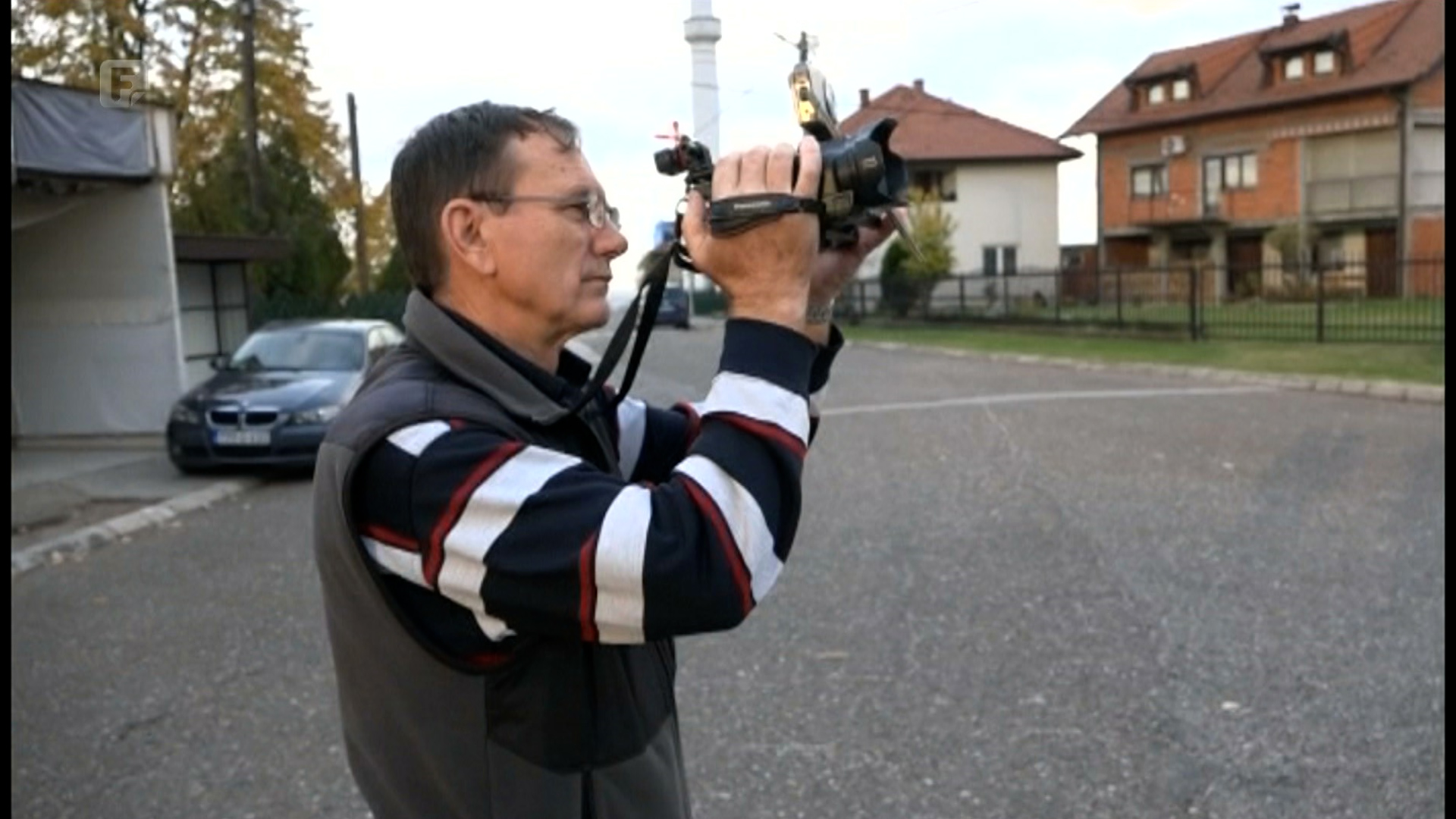 Nedžad Berbić duže od 50 godina bilježi brojne trenutke svog sela