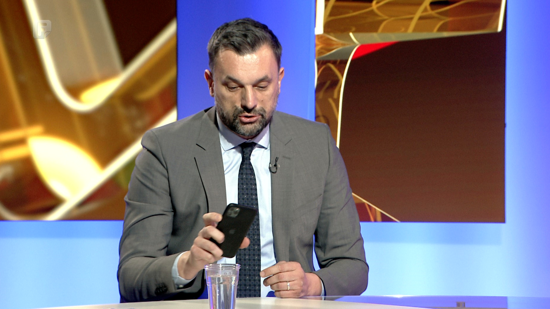 Konaković u Plenumu pokazao prepisku s Majstorovićem (FOTO)
