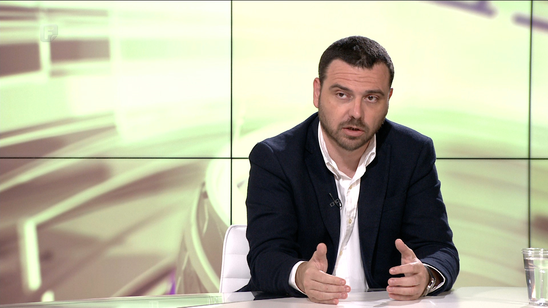 "Političku krizu mogu riješiti međunarodni faktori ili Aleksandar Vučić"