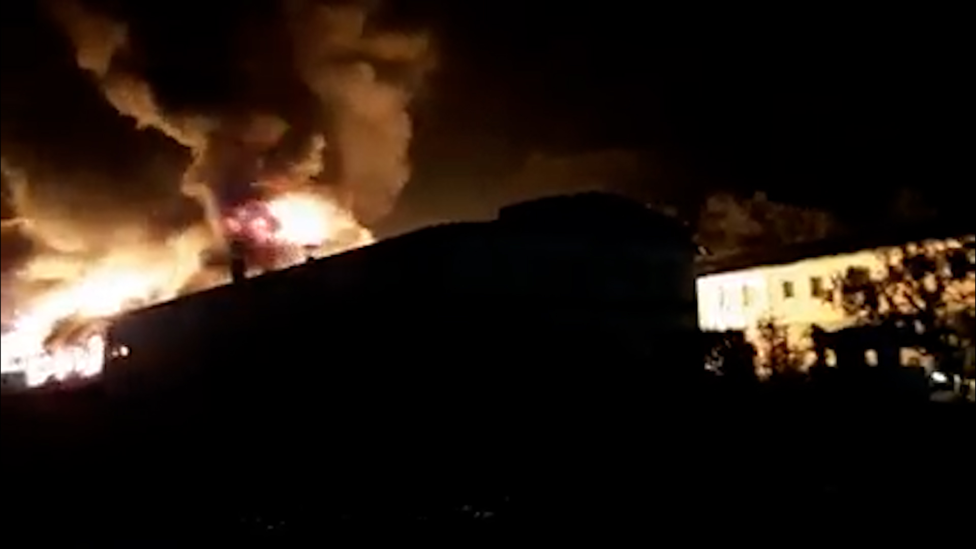 Požar širokih razmjera zahvatio firmu "Zaharex" u Srebreniku