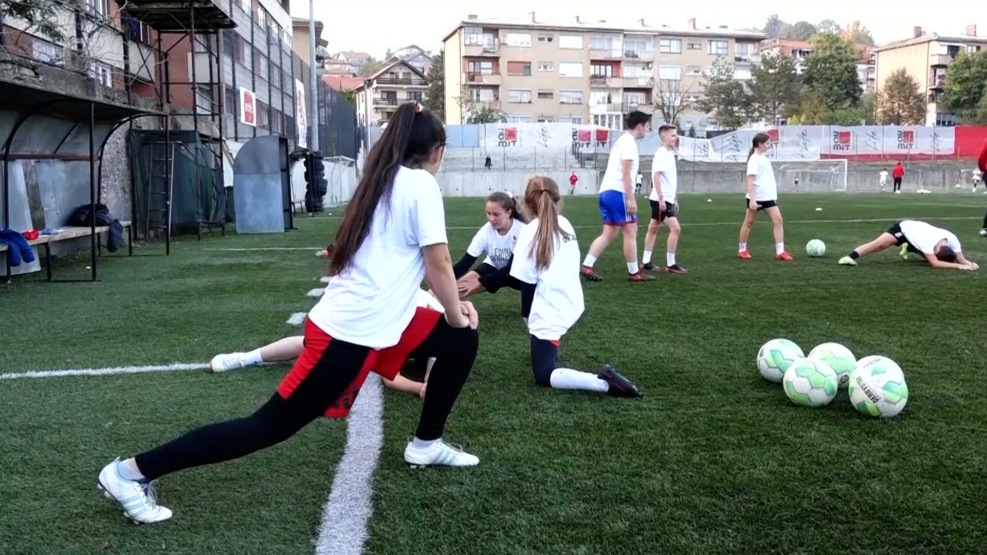 Ekipa FTV-a na treningu nogometašica FK Sloboda iz Tuzle