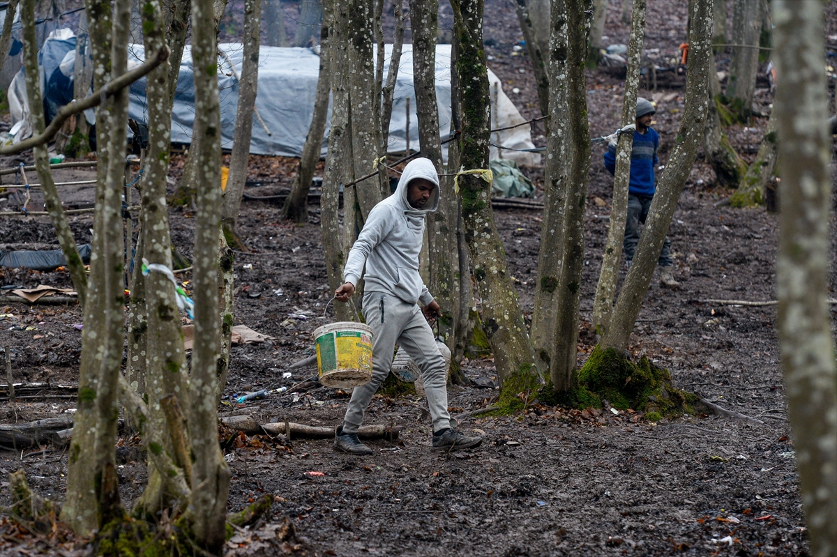 Migranti u kampu kod Velike Kladuše borave u izuzetno teškim uslovima