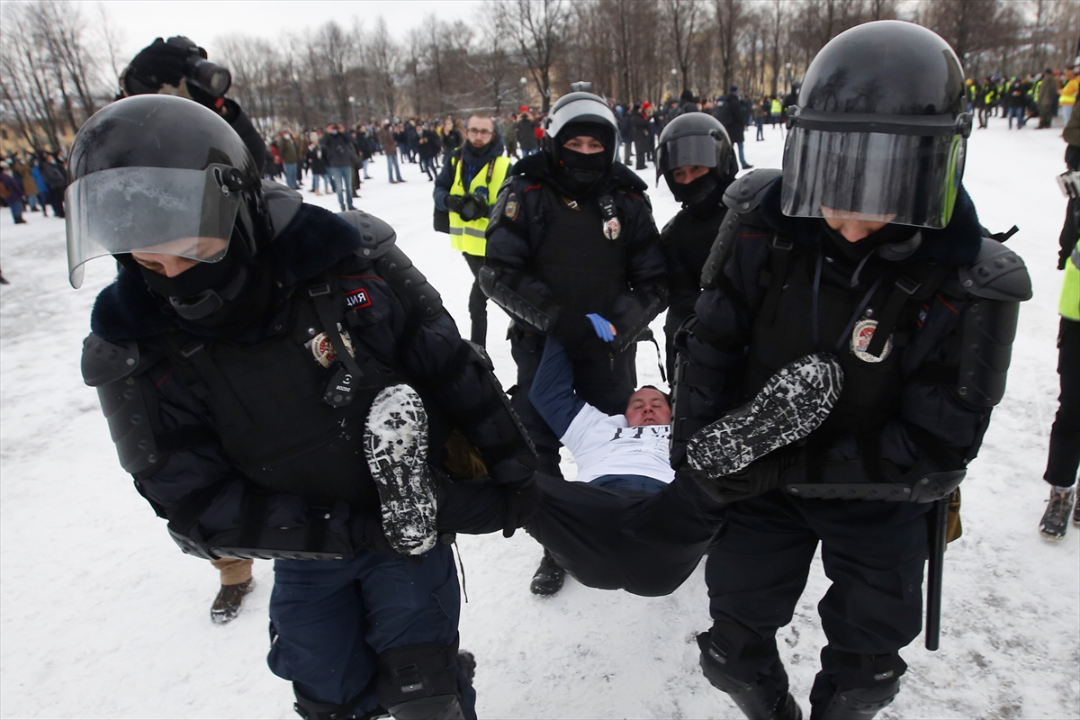 Na protestima u Rusiji privedeno više od 3.800 demonstranata