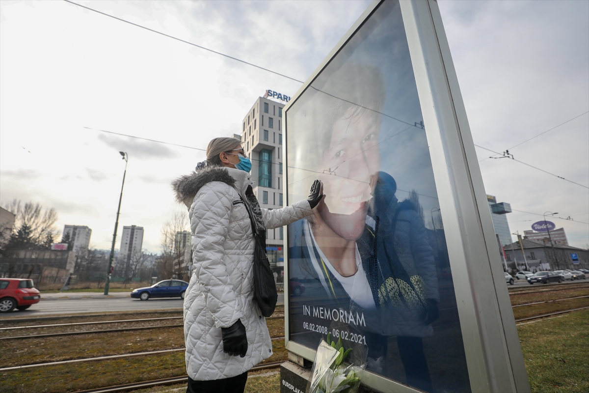 Majka i prijatelji obilježili 13 godina od ubistva Denisa Mrnjavca