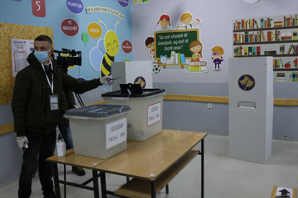 Na Kosovu prijevremeni parlamentarni izbori