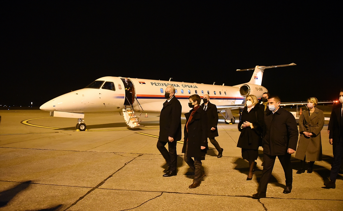 Prvi kontingent vakcina, donacija Srbije, stigao  u Crnu Goru