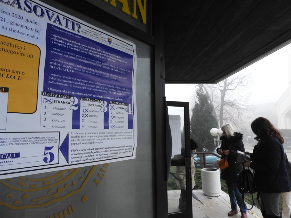 Nestranački posmatrači pušteni bez problema na biračka mjesta