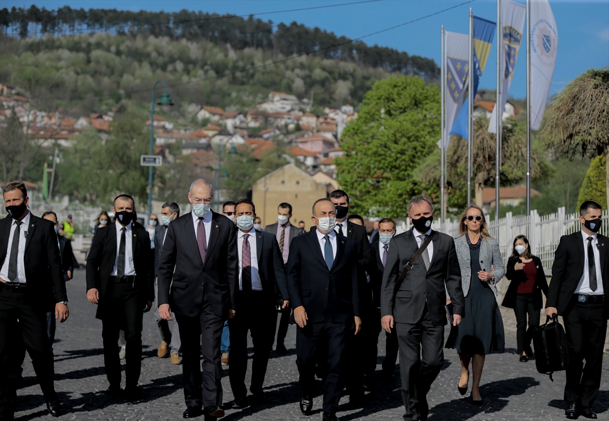 Cavusoglu posjetio Šehidsko mezarje Kovači