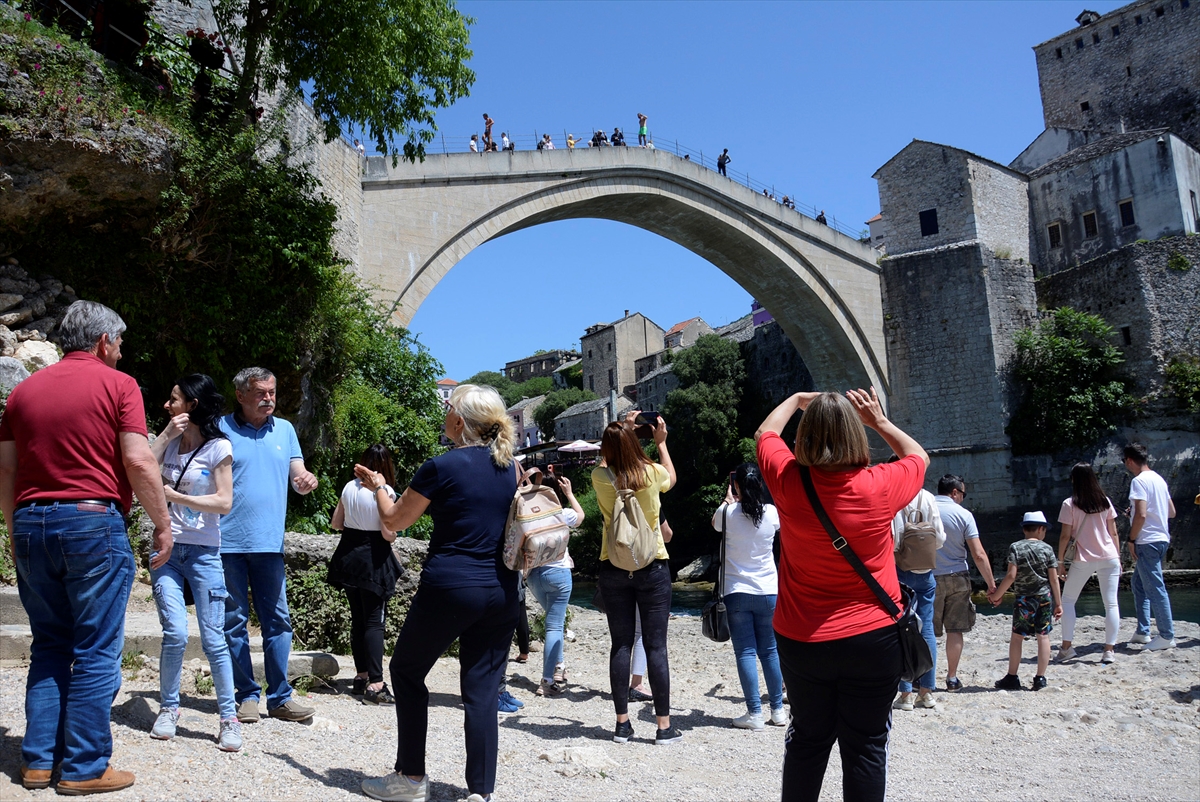 Znakovi oporavka: Stari grad u Mostaru konačno ispunili turisti