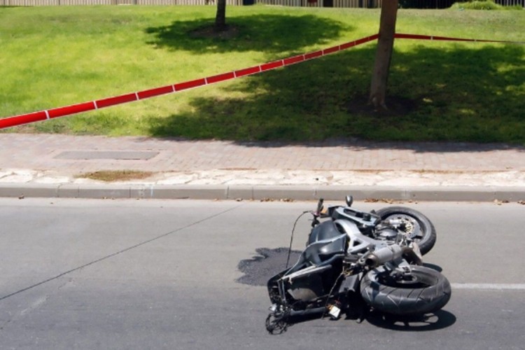 Povrijeđen dvadesetpetogodišnji motociklista