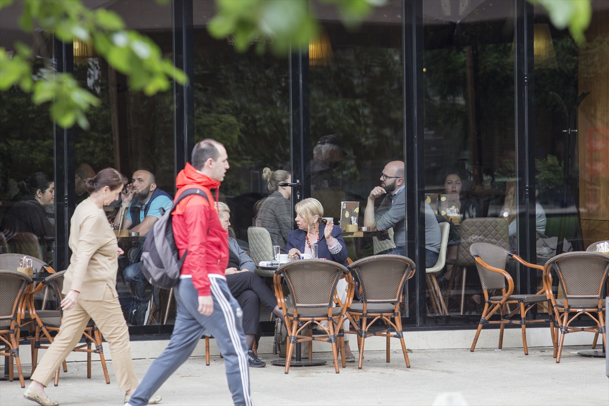 Sarajevo: Građani podijeljenih mišljenja o zabrani pušenja u zatvorenom