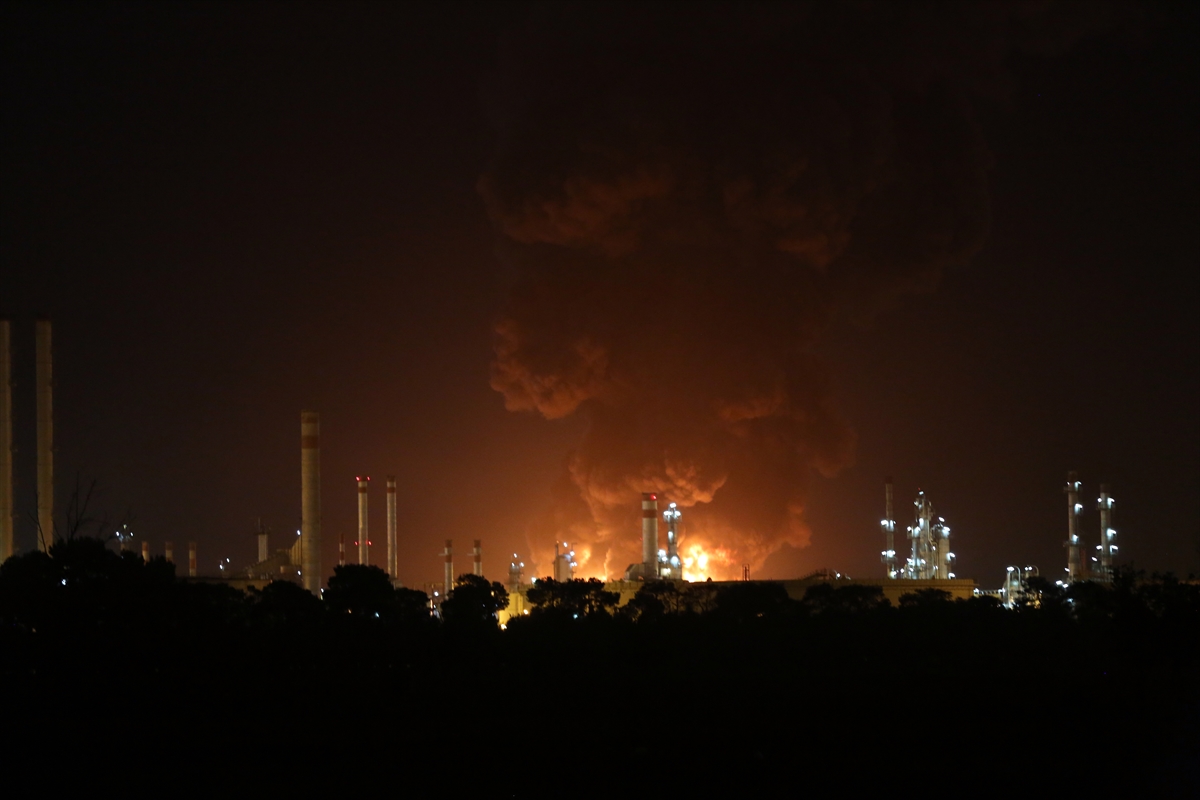 Veliki požar izbio u rafineriji na jugu Teherana