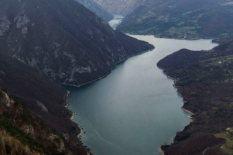 Ribočuvar pronašao tijelo žene na obali Drine