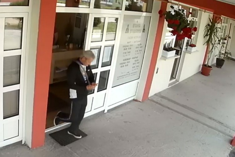 Traga se za muškarcem koji je opljačkao crkvu