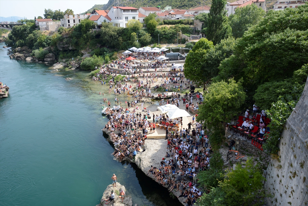 U skokovima sa Starog mosta u Mostaru učestvuju 32 skakača