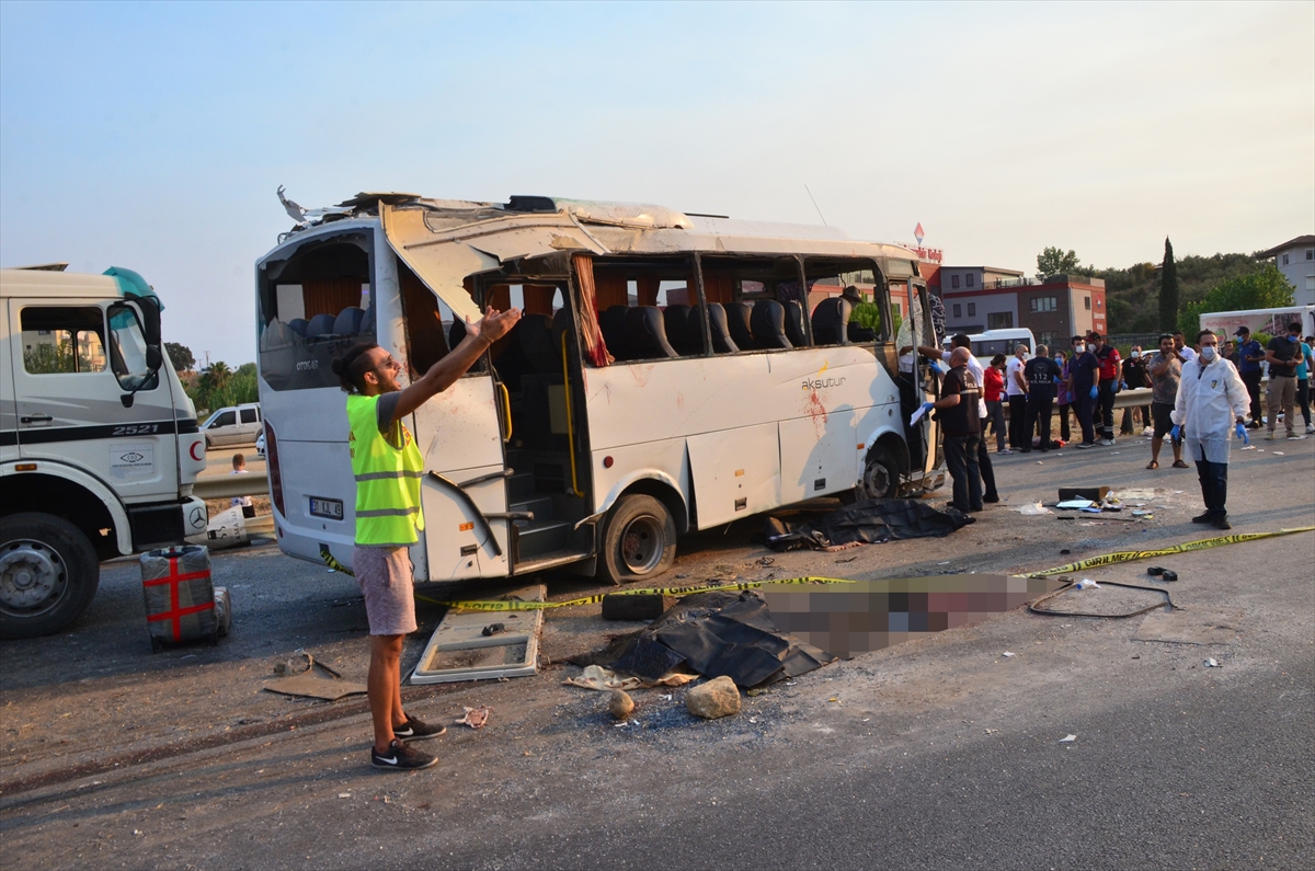 Troje ruskih turista poginulo u saobraćajnoj nesreći u Antaliji