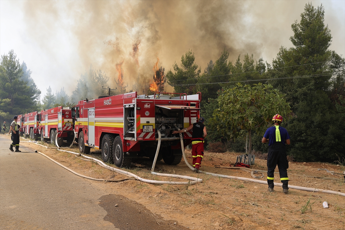 Nastavljena borba vatrogasaca s požarima na ostrvu Evia