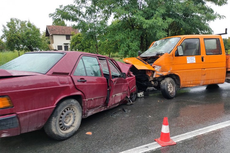 Teška nesreća kod Bijeljine, jedna osoba poginula