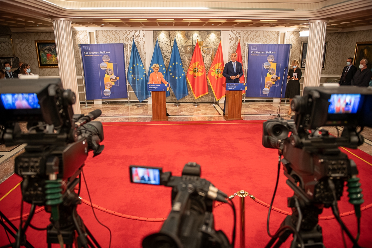 Ursula von der Leyen: Crnoj Gori neophodan kompromis i politički dijalog