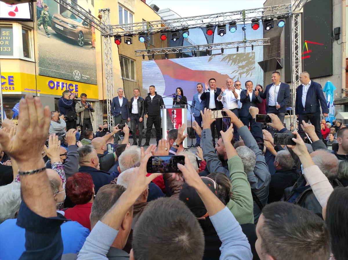 U Banjaluci protest opozicije - zbog medijskog mraka i afere Kisik