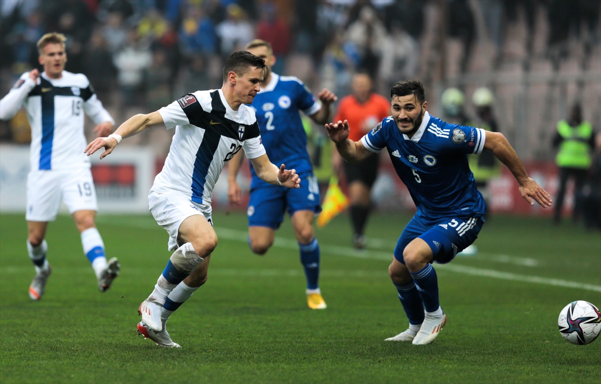 Šehić odbranio penal Pukkiju, Finci vode nakon poluvremena