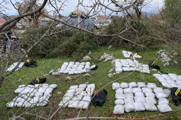 SIPA pronašla 200 kilograma marihuane, uhapsila tri osobe