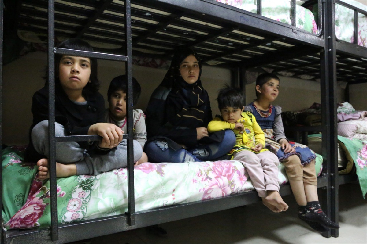 Djeca u sirotištima u Afganistanu u krevet idu gladna