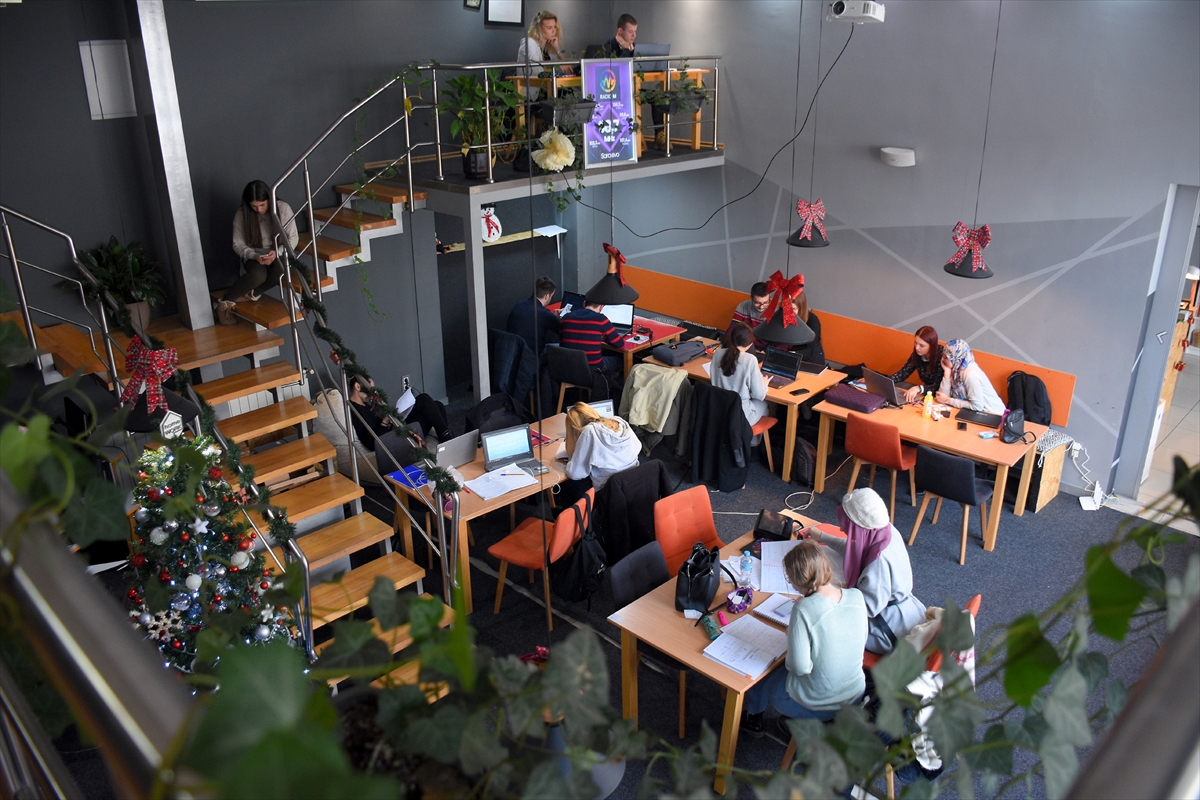 Sarajevski Homework HUB: Okupljalište mladih koji promoviraju nauku i razmjenjuju iskustva