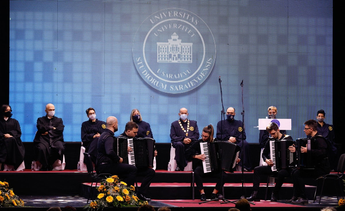 Promovisano 4.868 diplomanata i magistranata UNSA