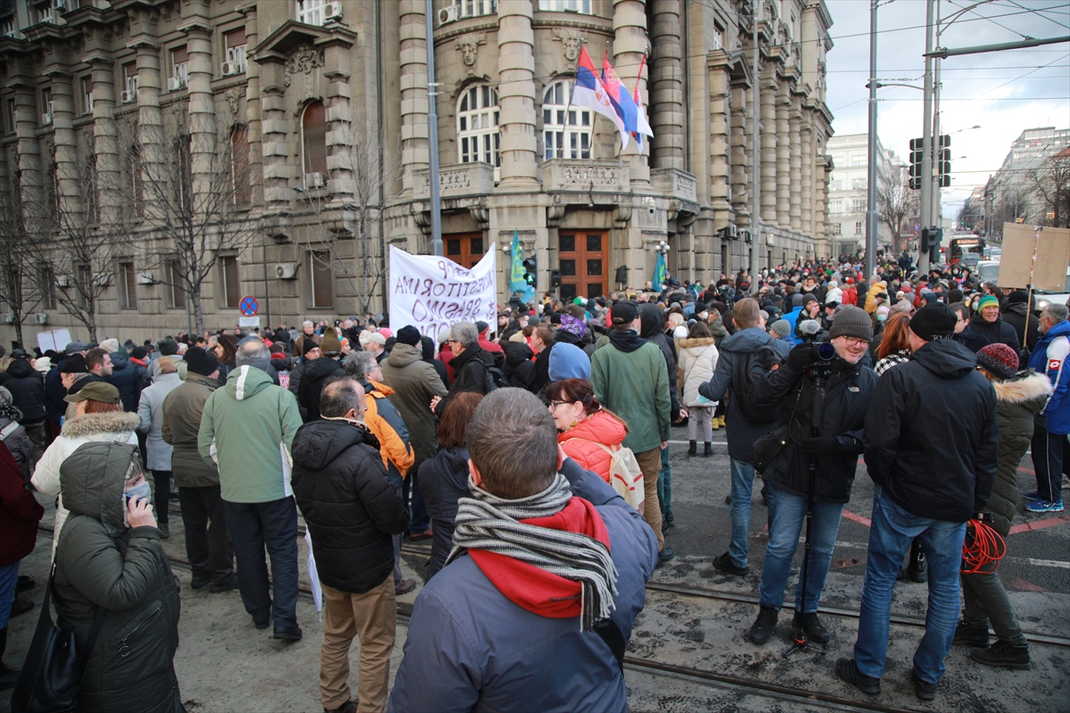 Protesti ispred Vlade Srbije: Najavljene radikalnije mjere nakon 7. januara