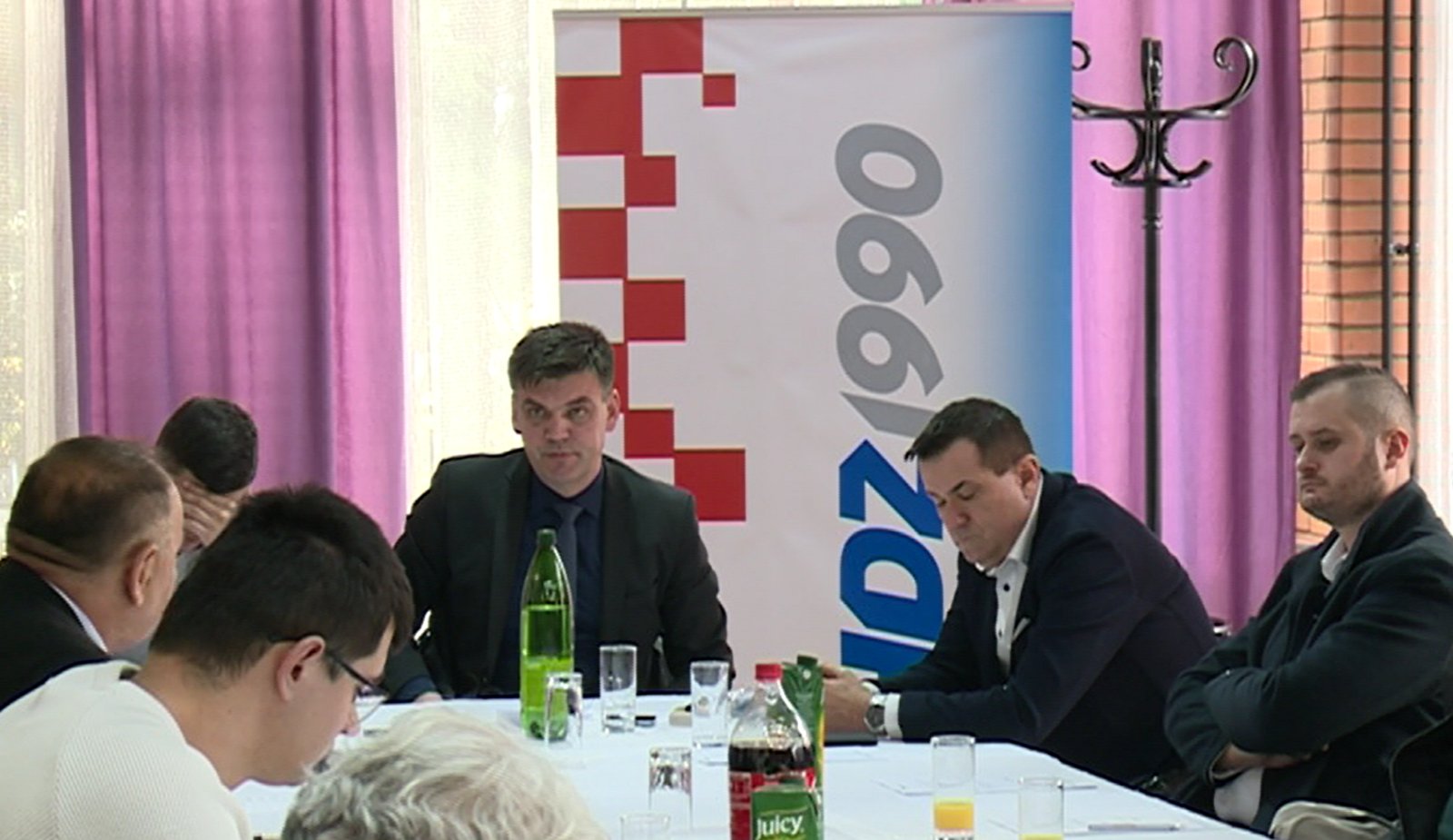 Uoči sjednice HNS-a zasjedalo Predsjedništvo i Središnji odbor HDZ-a 1990