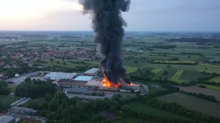 Požar u pogonu bijeljinske fabrike Sava