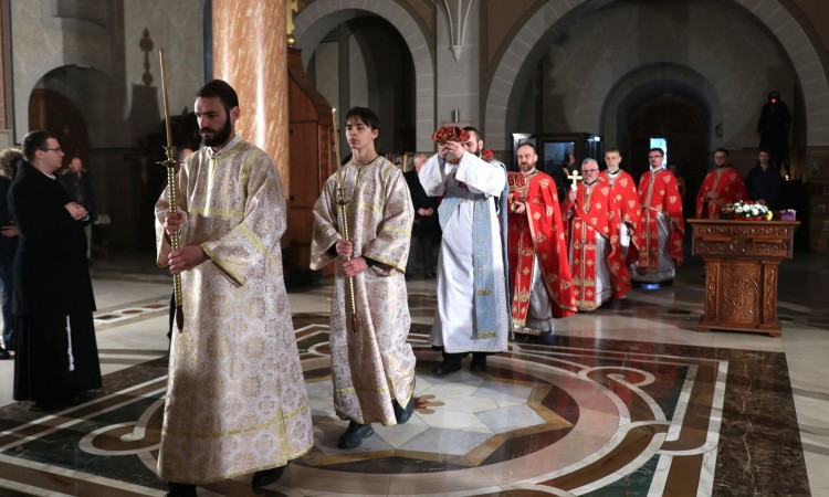 Pravoslavni vjernici slave najradosniji hrišćanski praznik Božić