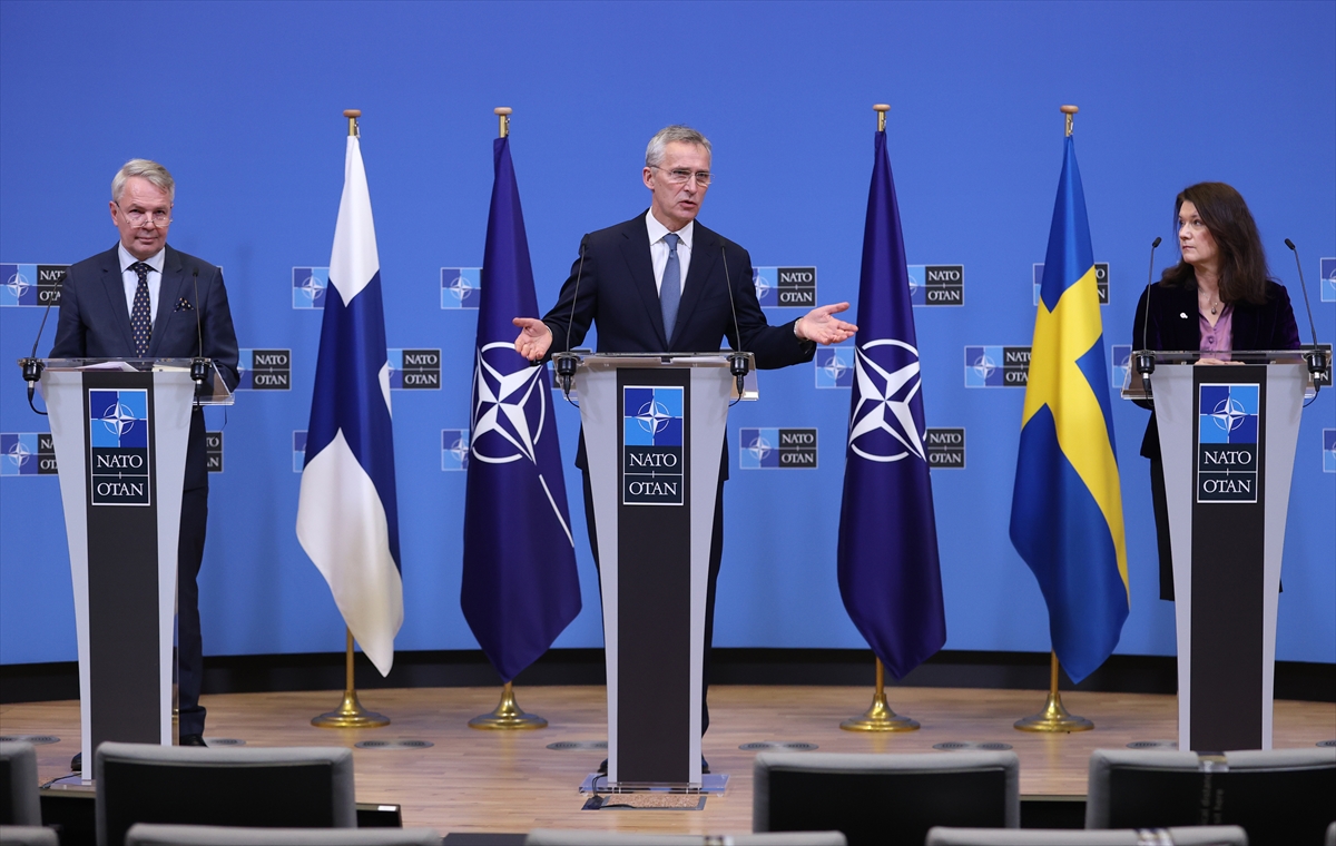 Stoltenberg: NATO spreman razgovarati s Rusijom, vrata novim članicama ostaju otvorena