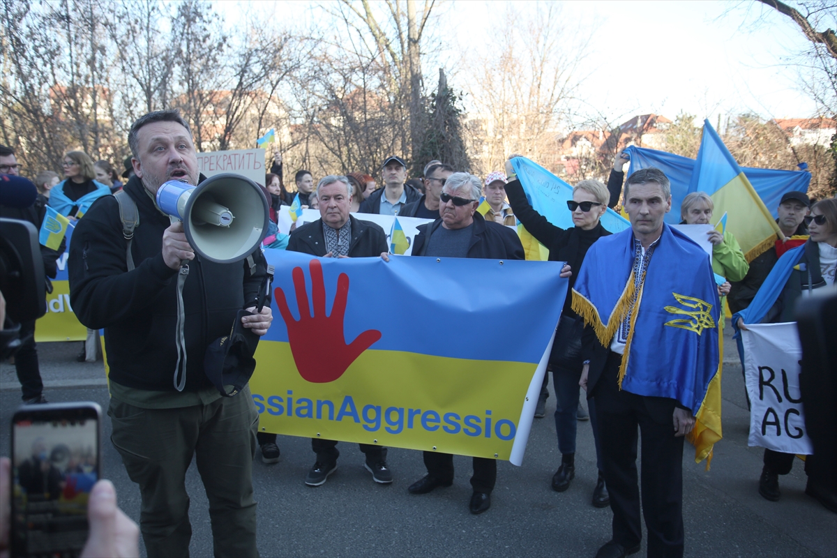 Hrvatska: Održan proturatni prosvjed pred Veleposlanstvom Rusije