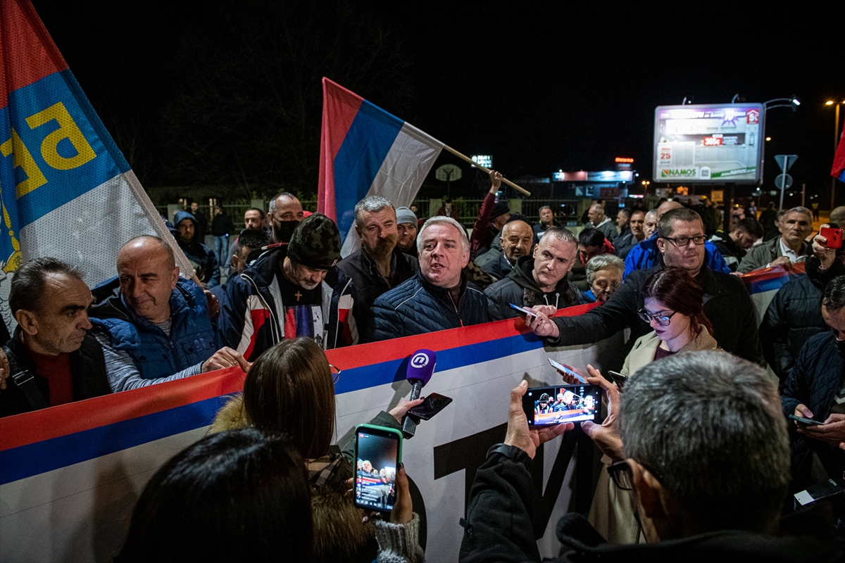 Širom Crne Gore organizovane blokade saobraćajnica zbog najave o formiranju manjinske vlade