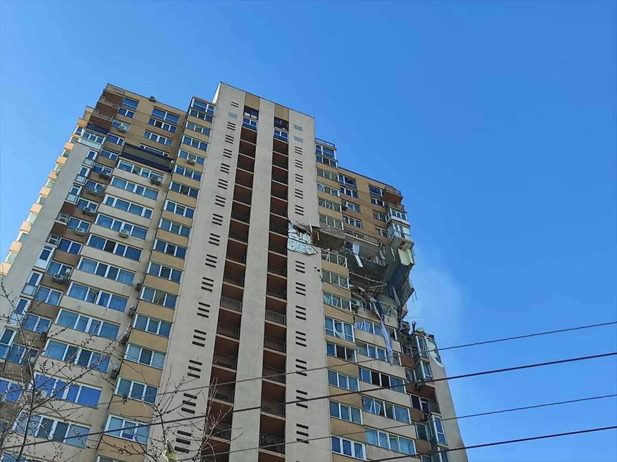 Šest stanova zgrade u četvrti Lobanovskiy uništeno, šest povrijeđenih