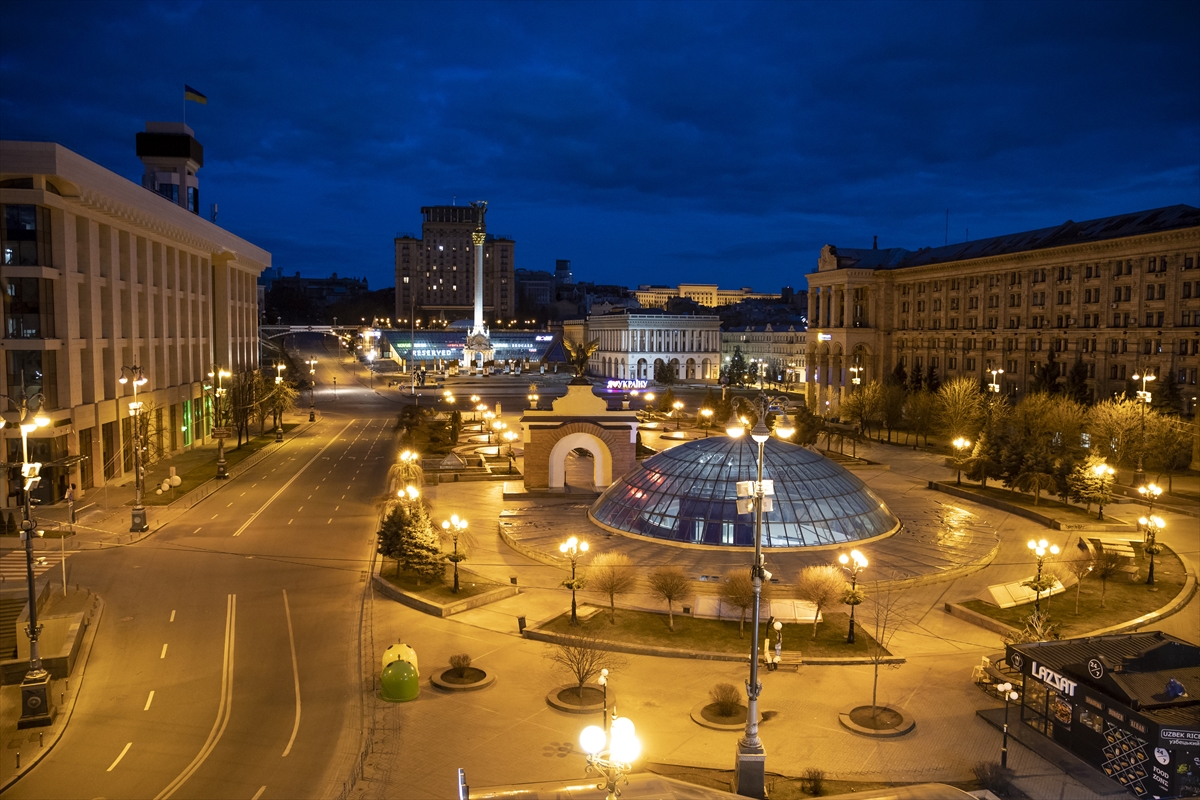 Prazne ulice Kijeva, nastupio policijski sat