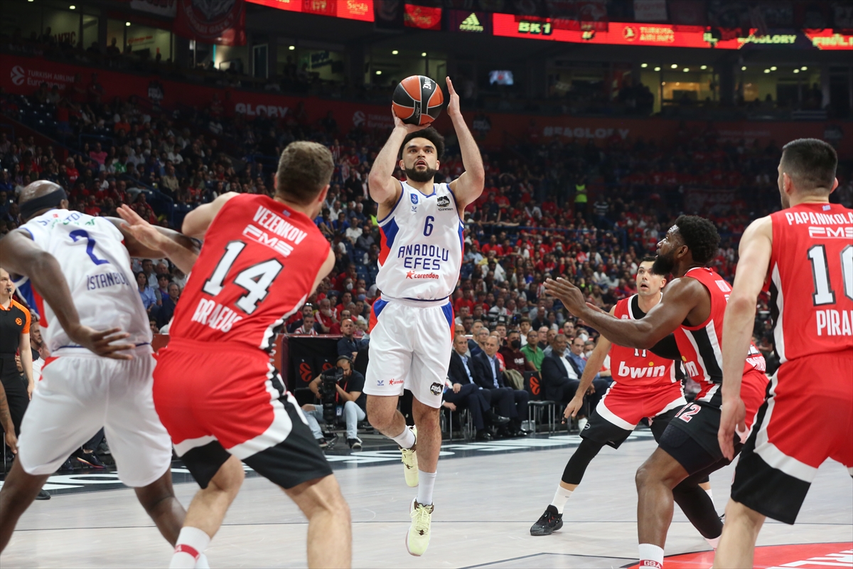 Košarkaši Anadolu Efesa pobijedili Olympiacos i izborili finale Eurolige